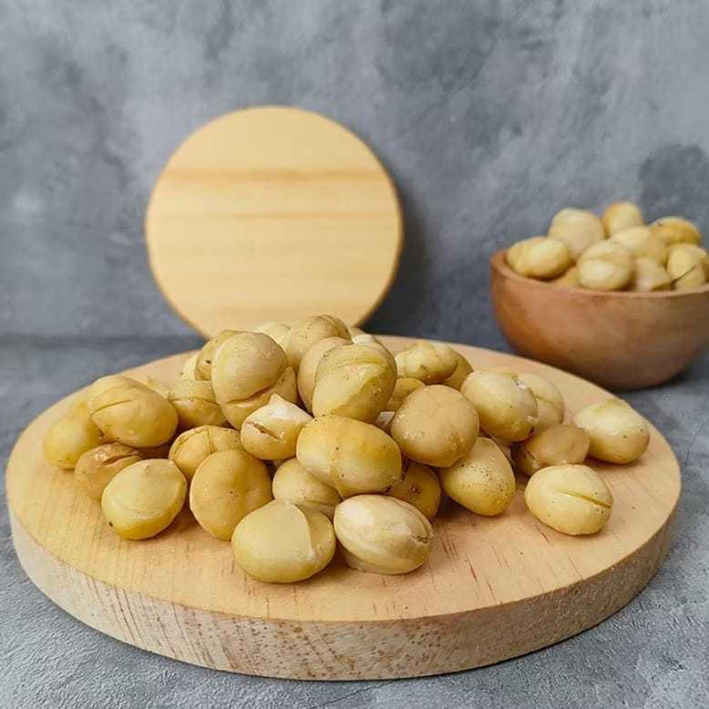 

Kacang Macadamia Roasted / Panggang Utuh Premium Gurih Langsung di Makan tanpa ribet cemilan sehat