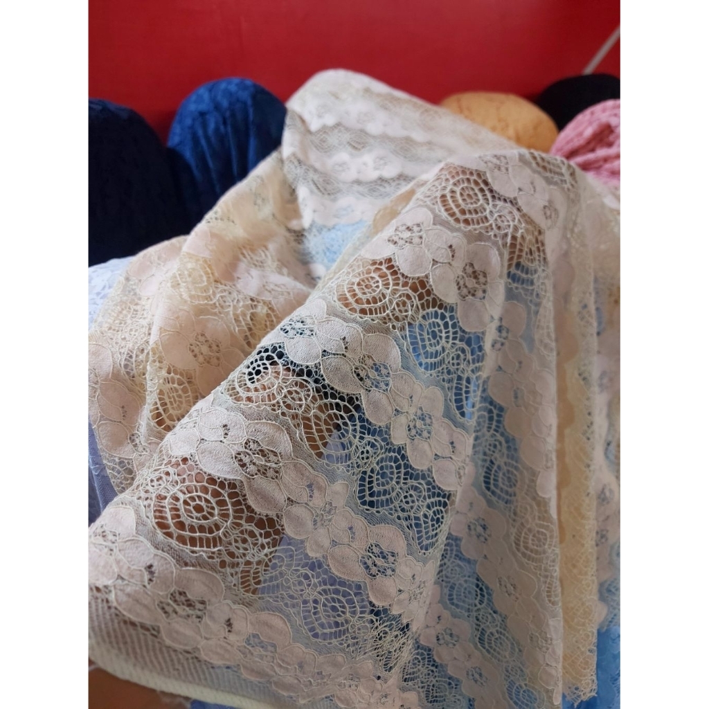 kain brokat premium  - kain brokat kebaya mewah  - kain brokat luxury  - brokat meteran ( ivory )kj