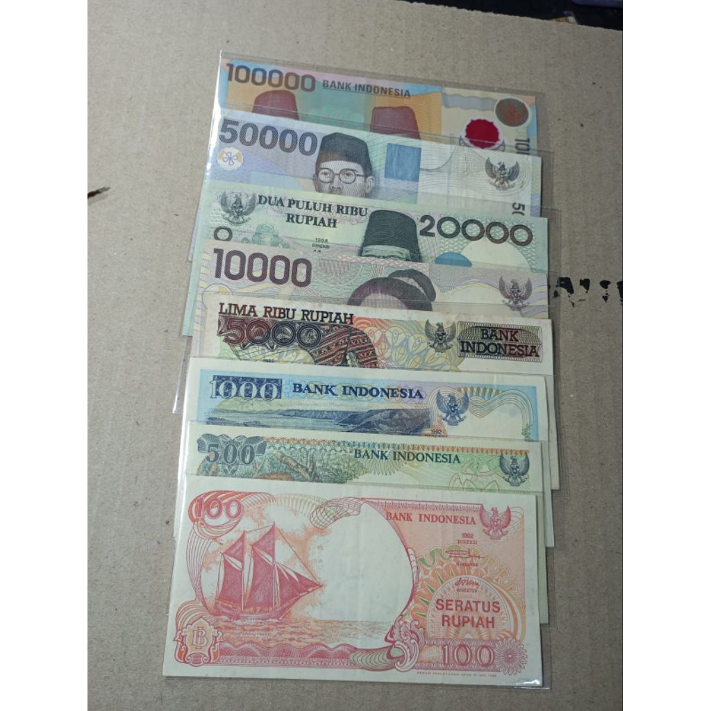 Uang kertas kuno Asli indonesia. tahun 90an edisi kolektor, set kecil