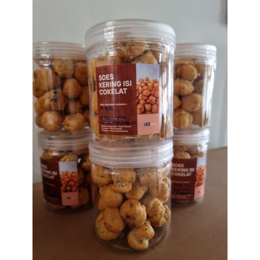 

Kue Soes Kering isi Cokelat