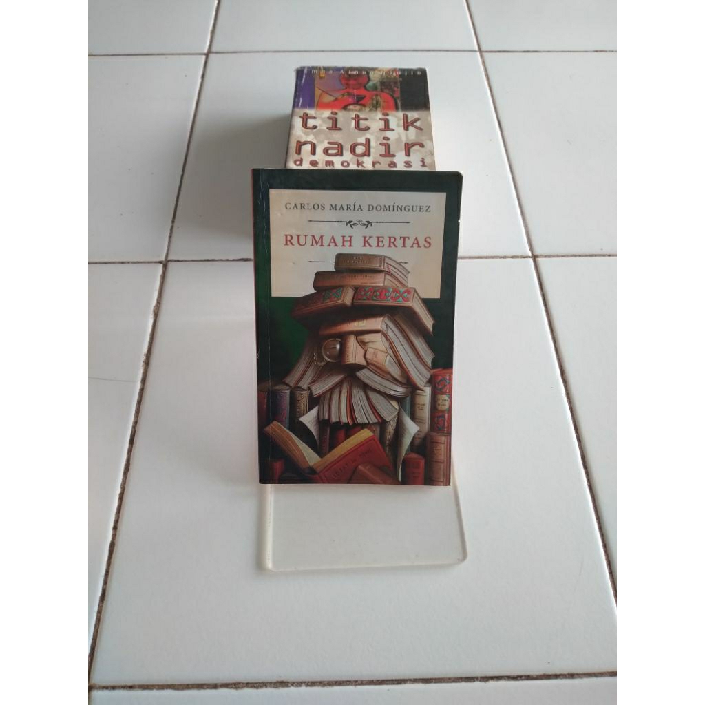 rumah kertas carlos maria dominguez