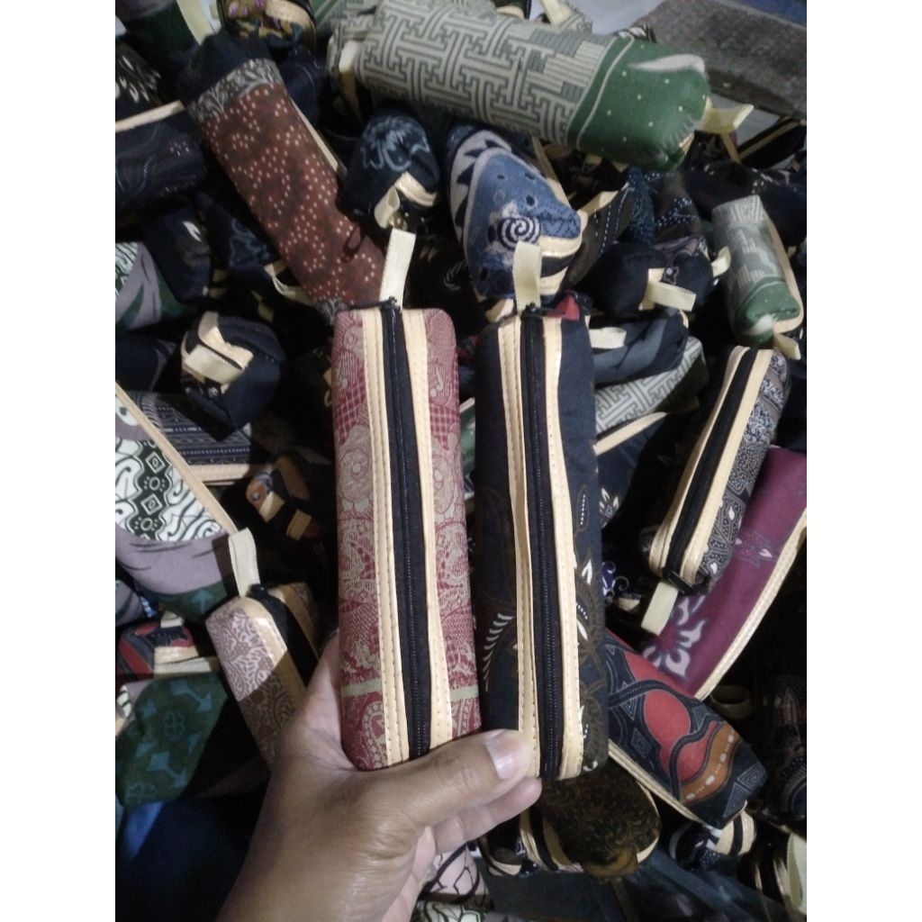 

tempat pensil batik isi 20pcs