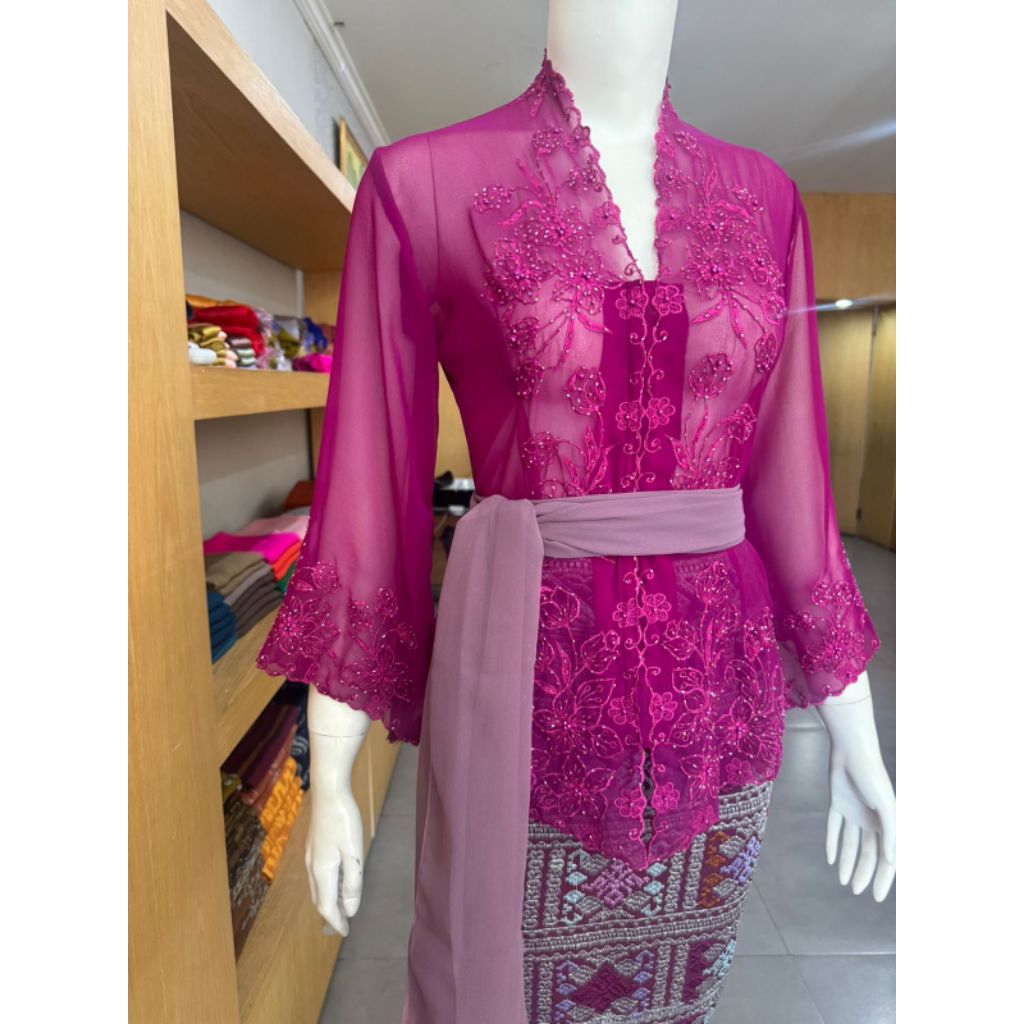 kebaya bordir payet ungu (PO)