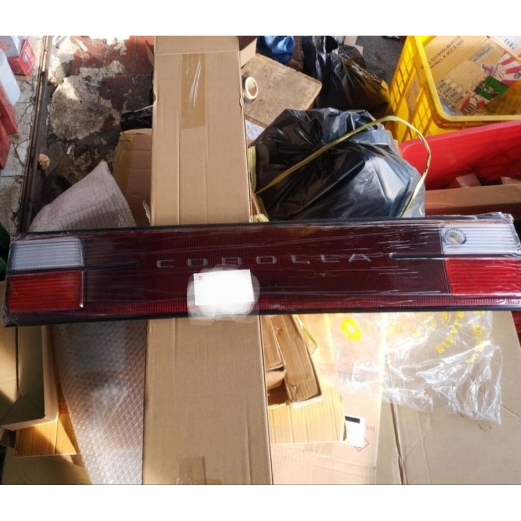 Lampu stop/lampu belakang Great Corolla original