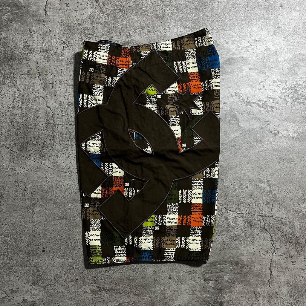 celana pendek surfing DC shoes big logo bekas original