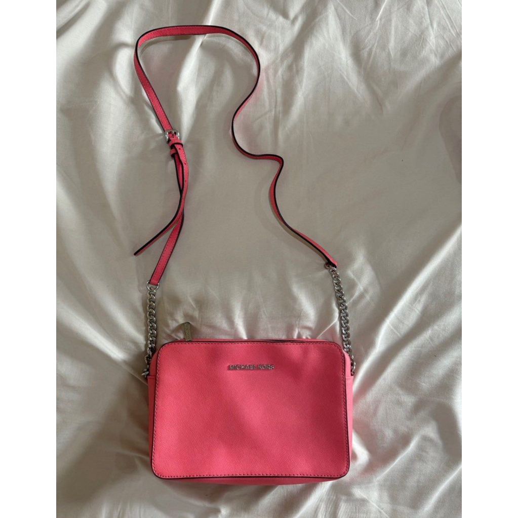 MK Sling bag