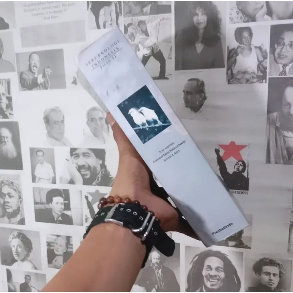 Makna Simbolik Tumbuh-tumbuhan dan Bangunan Keraton: Suatu Kajian Terhadap Serat Salokapatra | Ular-