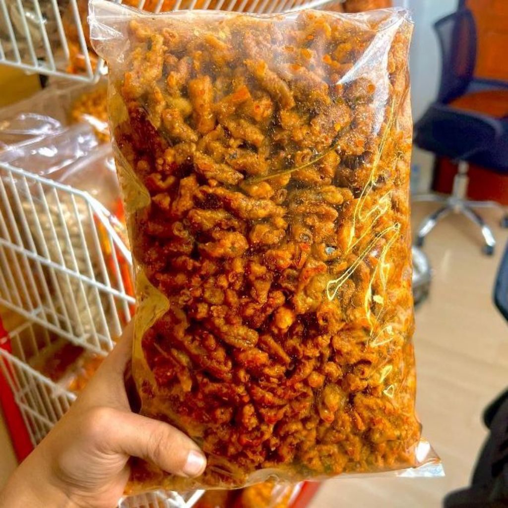 

100gram Usus Crispy Pedas Daun Jeruk bikin nagih kriuk / kripik usus 100 Gram / usus Crispy bumbu Pedas daun jeruk Nikmat