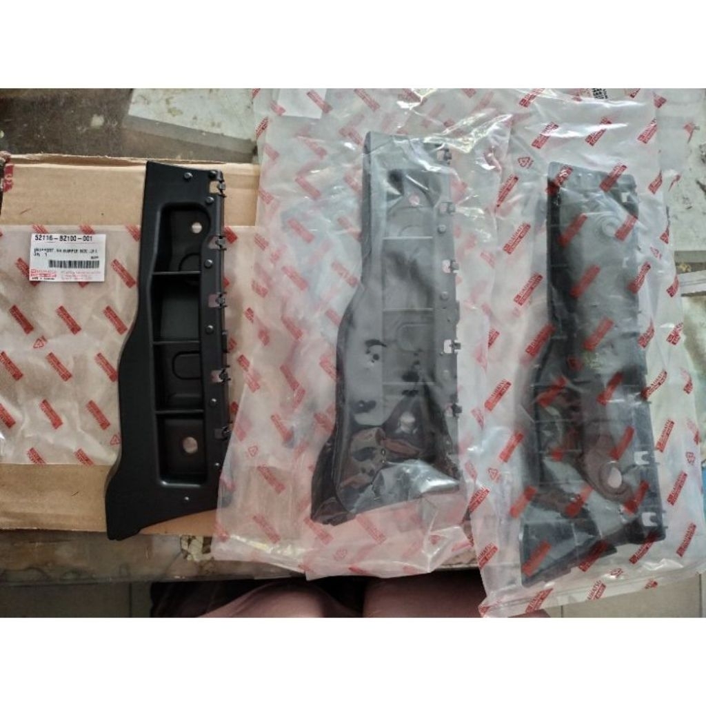 Bracket bemper Depan Luxio Original - Bracket Bemper Daihatsu Luxio - Pengait bemper