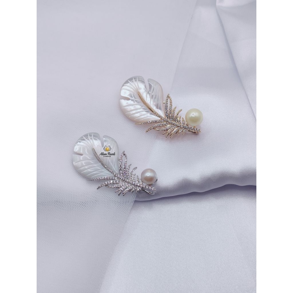 Bros daun kerang mutiara laut