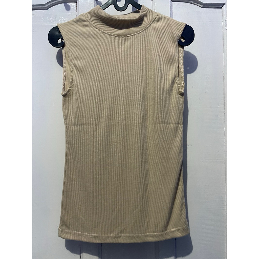 [PRELOVED] Inner Knit Turtleneck Tanpa Lengan