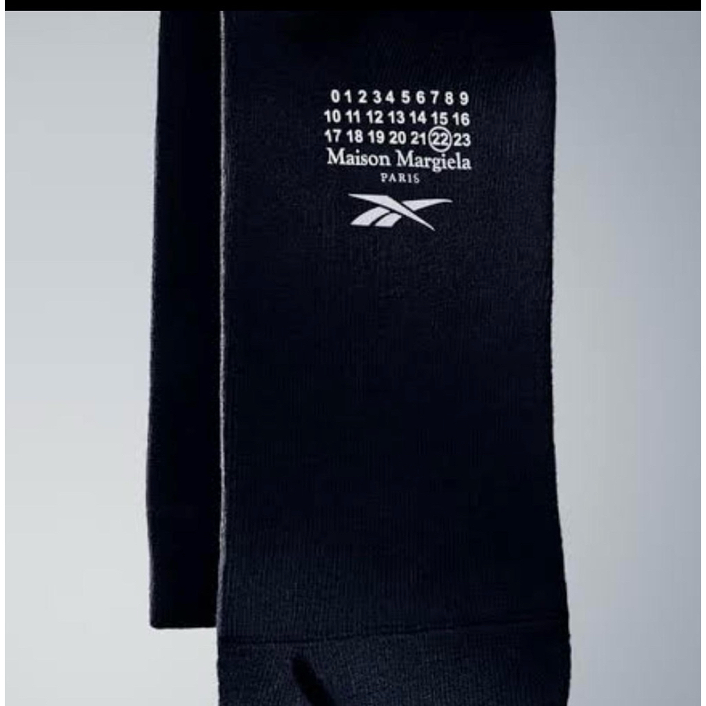 kaos Kaki Reebok x Maison Margiela Tabi Socks