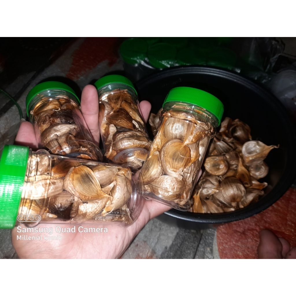 

Black Garlic isi botol 150 ml/isi 15 siung bawang hitam