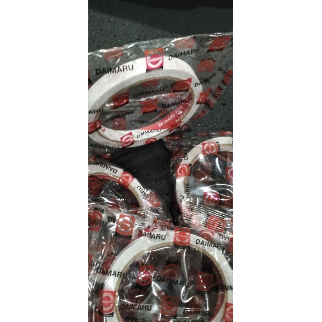 

DOUBLE TAPE 1/2 INCH MERK DAIMARU ALAT LEM DOUBLET TAPE ALAT PEREKAT