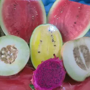 

semangka merah setengah potong