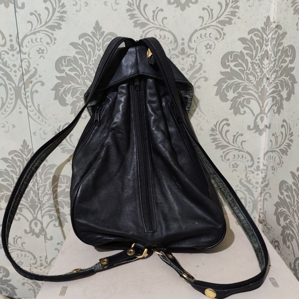 Tas slingbag kulit branded preloved