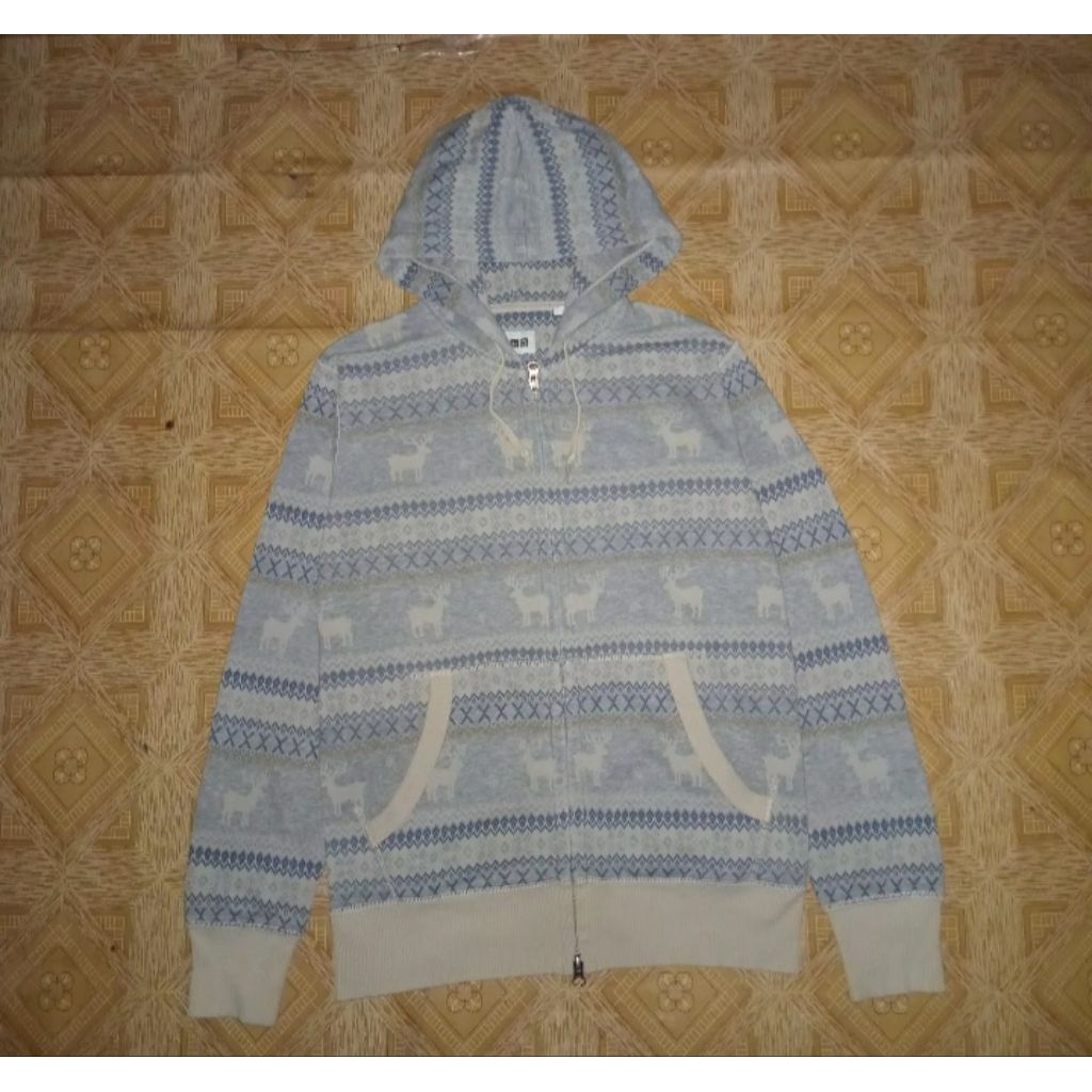 Uniqlo navajo Rusa