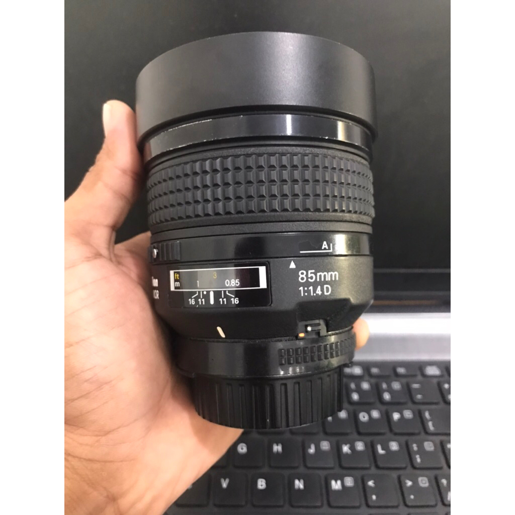 LENSA NIKKOR 85mm F1.4