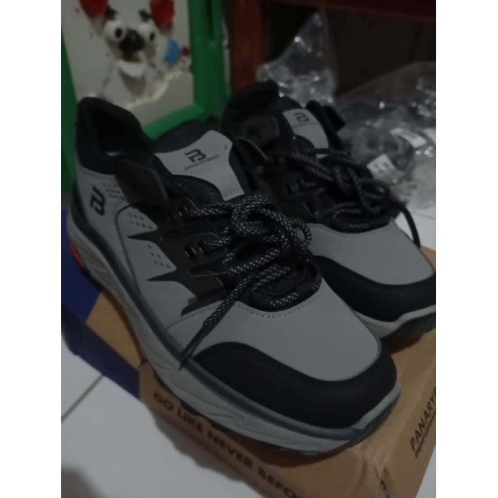 sepatu sneakers PANARYBODY