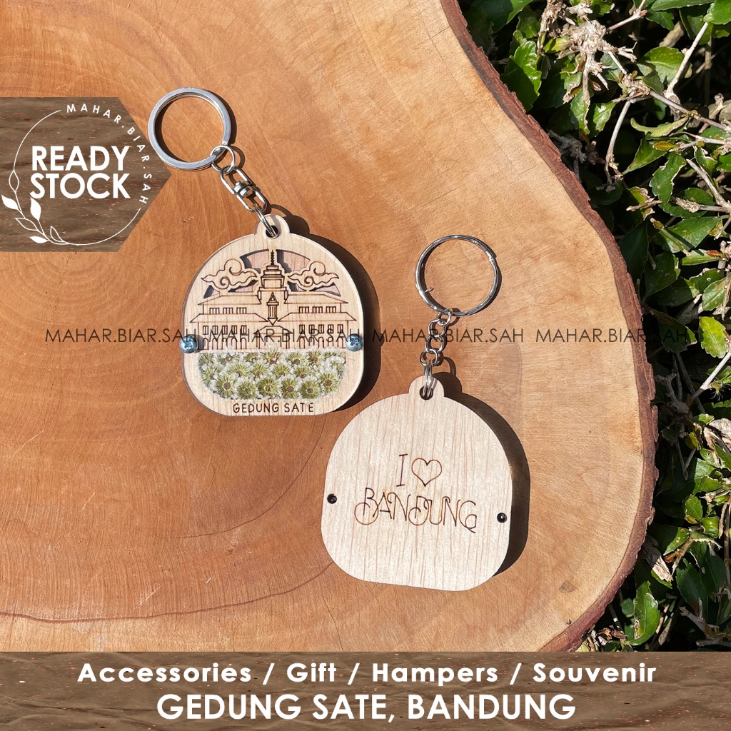 RS GEDUNG SATE BANDUNG Keychain / Gantungan Kunci Kayu & bunga / Jawa Barat / I LOVE BANDUNG Indones
