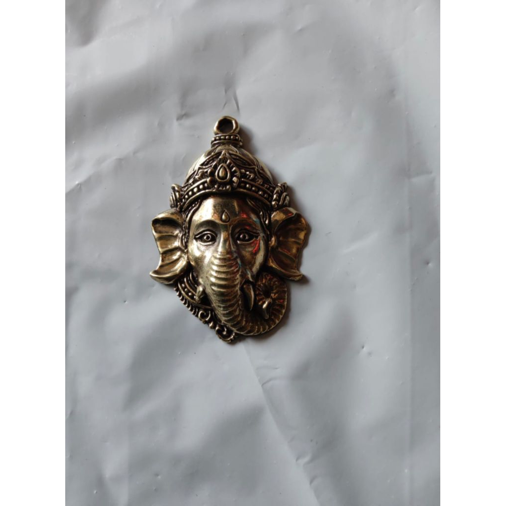 Liontin wajah  Dewa Ganesha Ganesha face logam