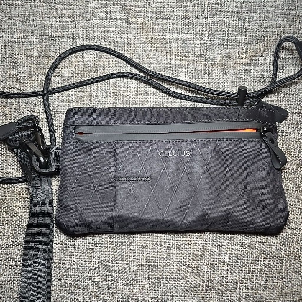 CELCIUS Pouch original like new