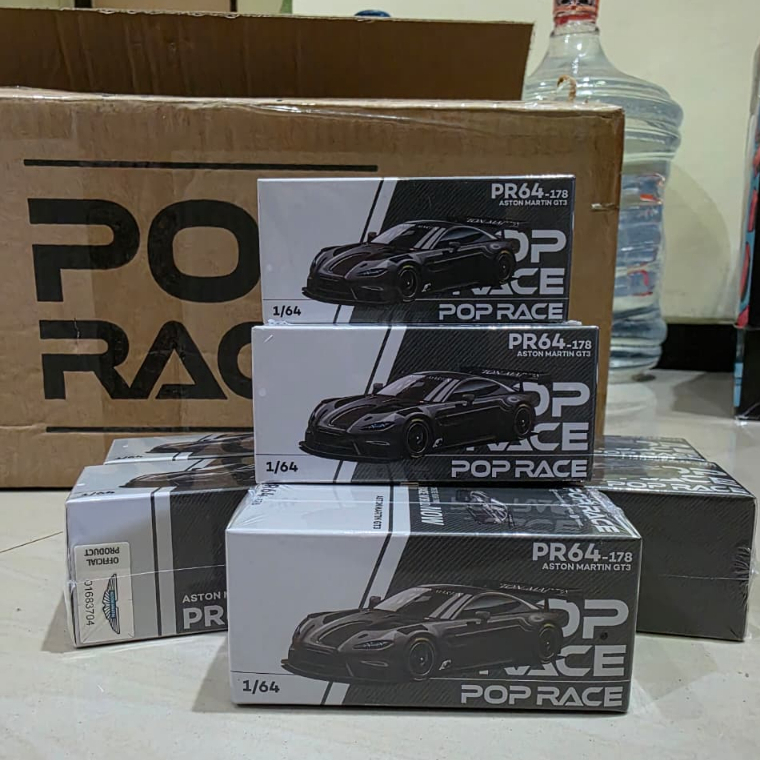 POP RACE ASTON MARTIN GT3 PR64-178