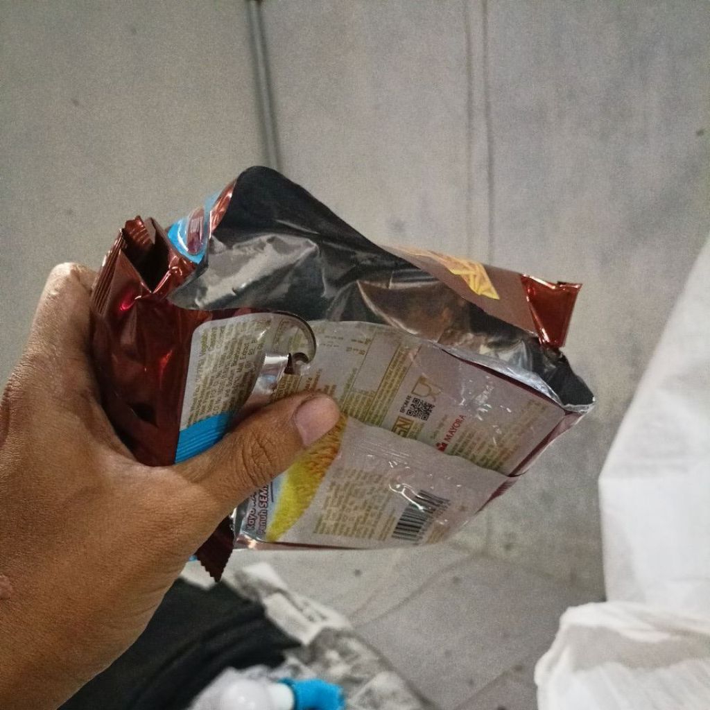 

plastik bekas bungkus malkist abon