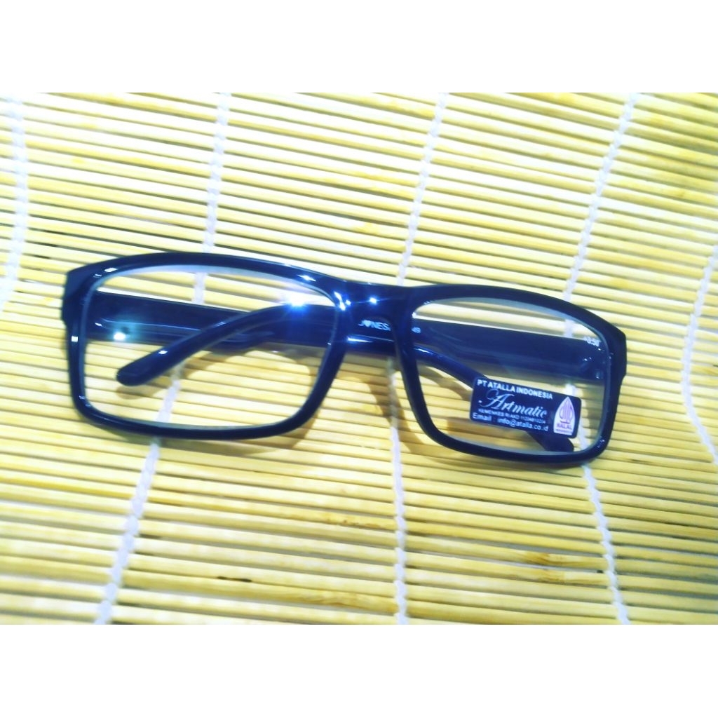 Kacamata Baca Artmatic