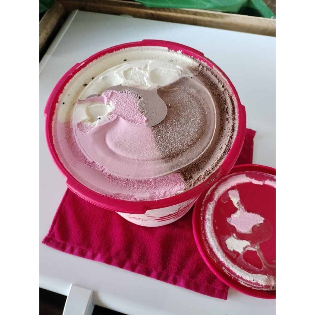 

ICE CREAM DIAMOND 3Rasa 8Litet + Chococip