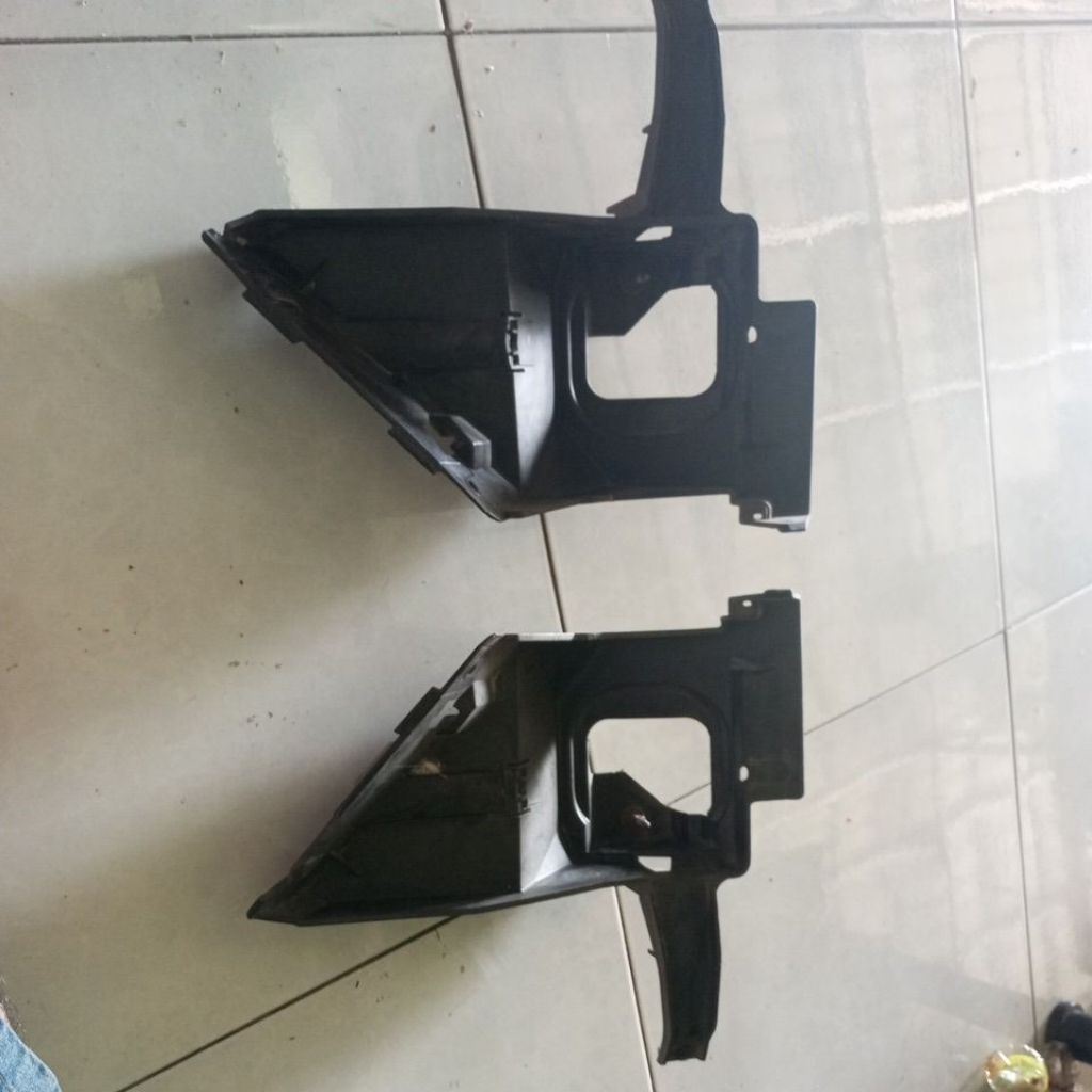 bracket breket dudukan foglamp Honda CRV gen 2 th 2003-2005 kanan kiri asli Honda