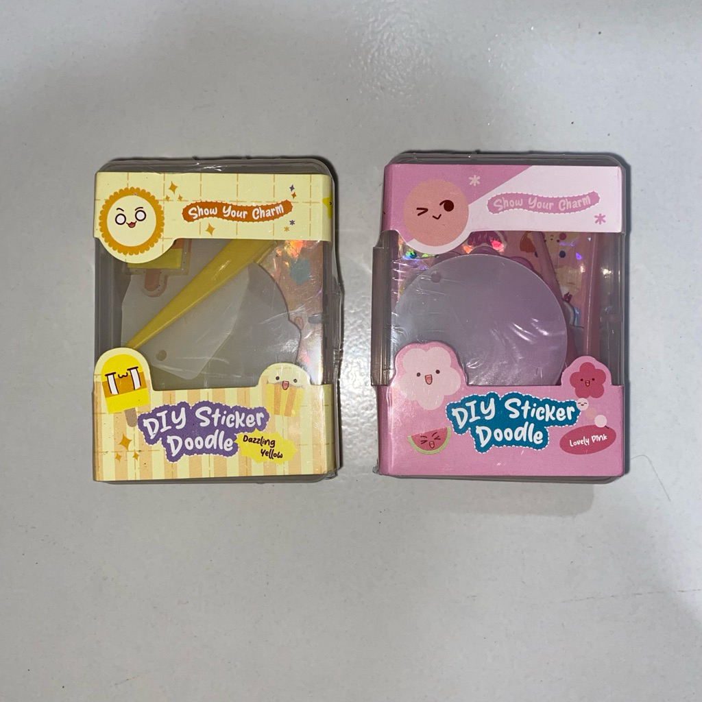 

DIY sticker Doodle charm (SEALED)