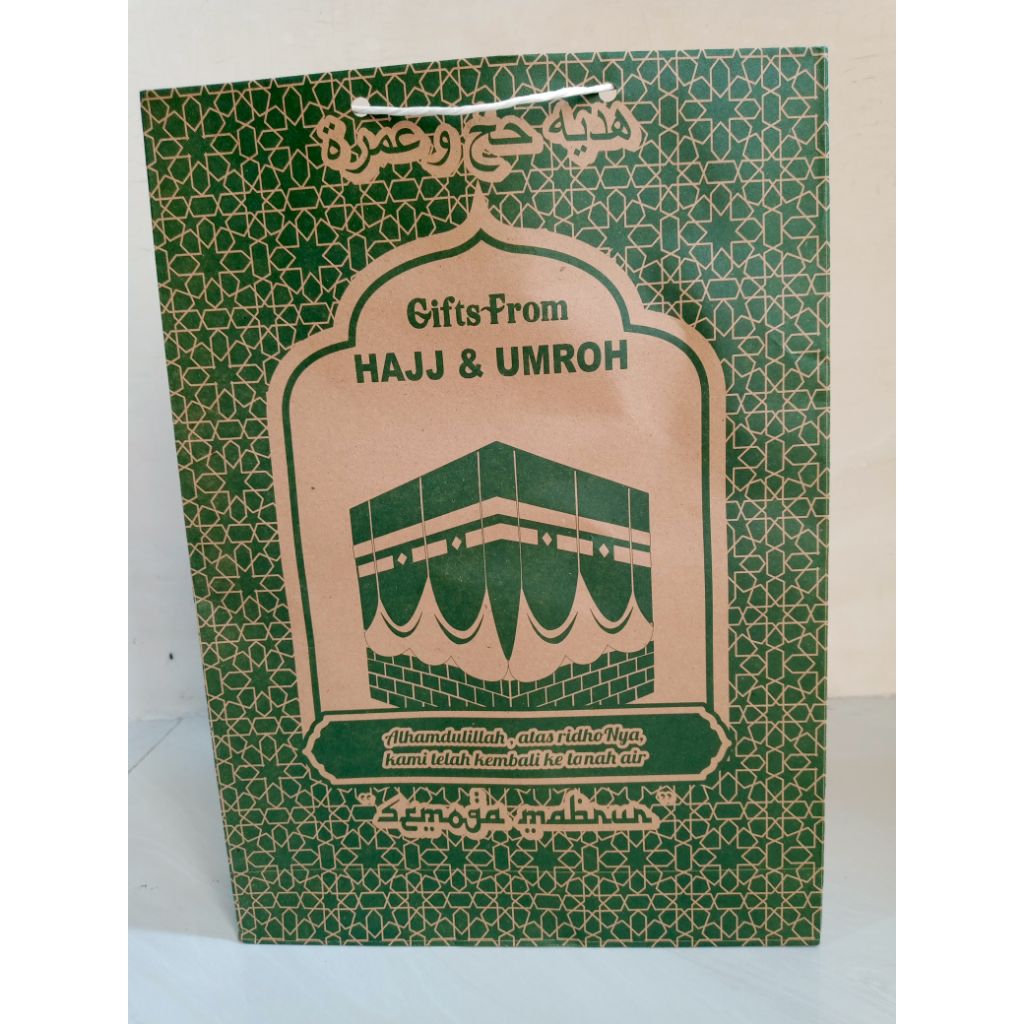

tas haji dan umroh 23 x 6 x31 (50 lembar)