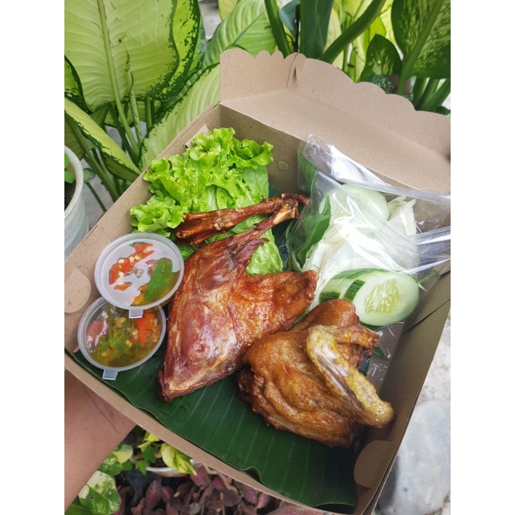 

Bebek Bumbu hitam Frozen khas Madura By Zamzam_snack.id