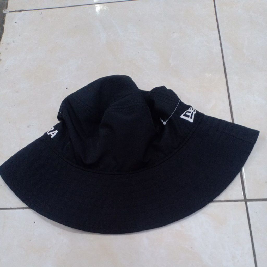 Topi New Era Bucket Hat