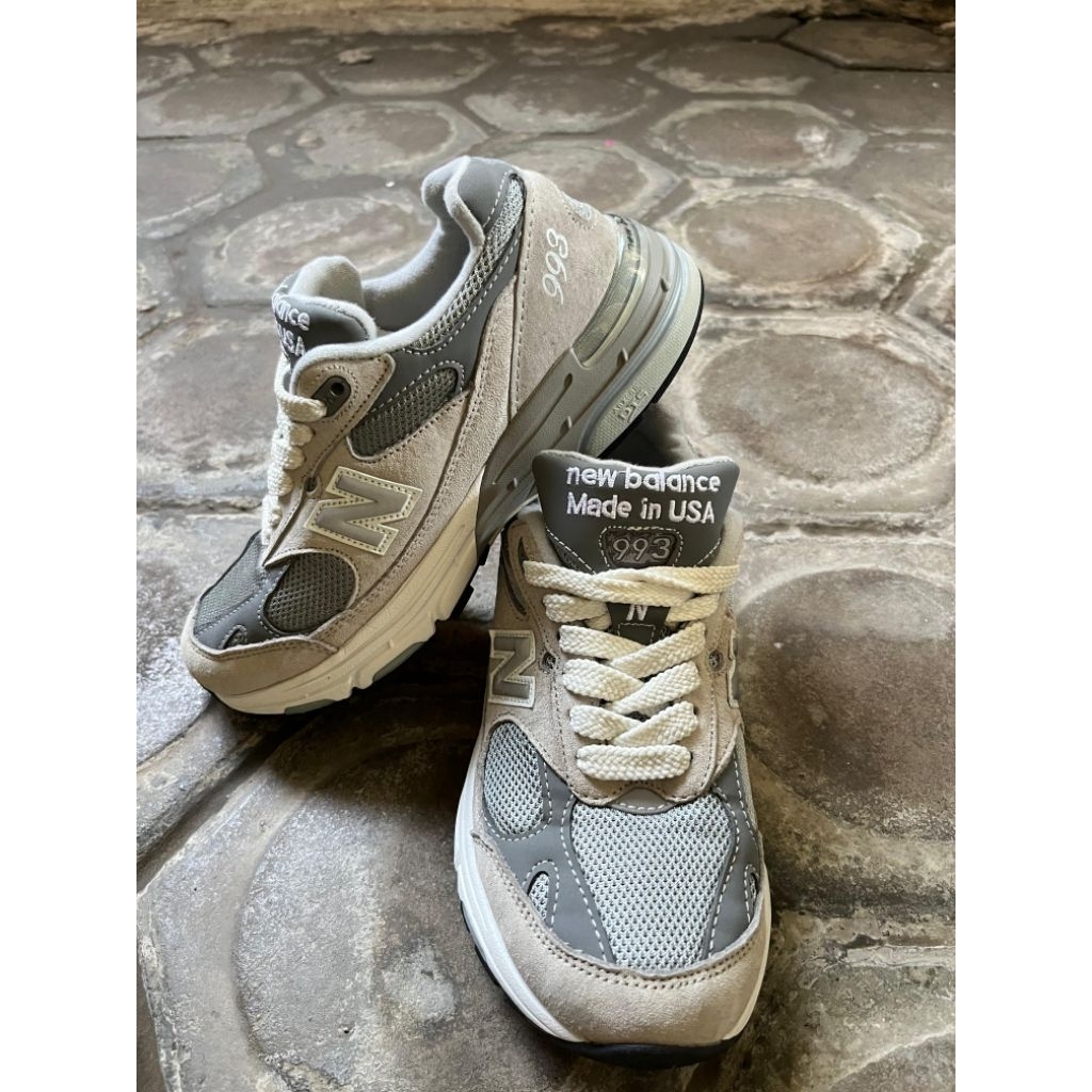 Sepatu Second New Balance 993 Reflektif