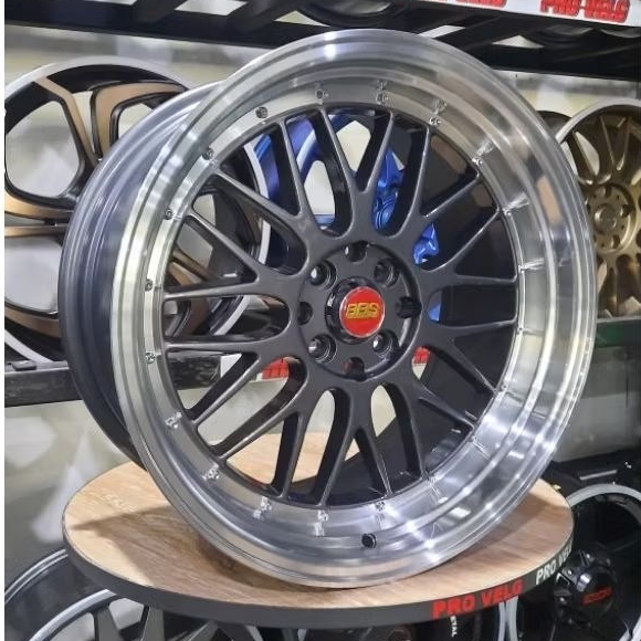 Velg Mobil Ring 18 Celong/Belang PCD 4×100/114.3 Rep. BBS LM Racing Wheel Brave 8101