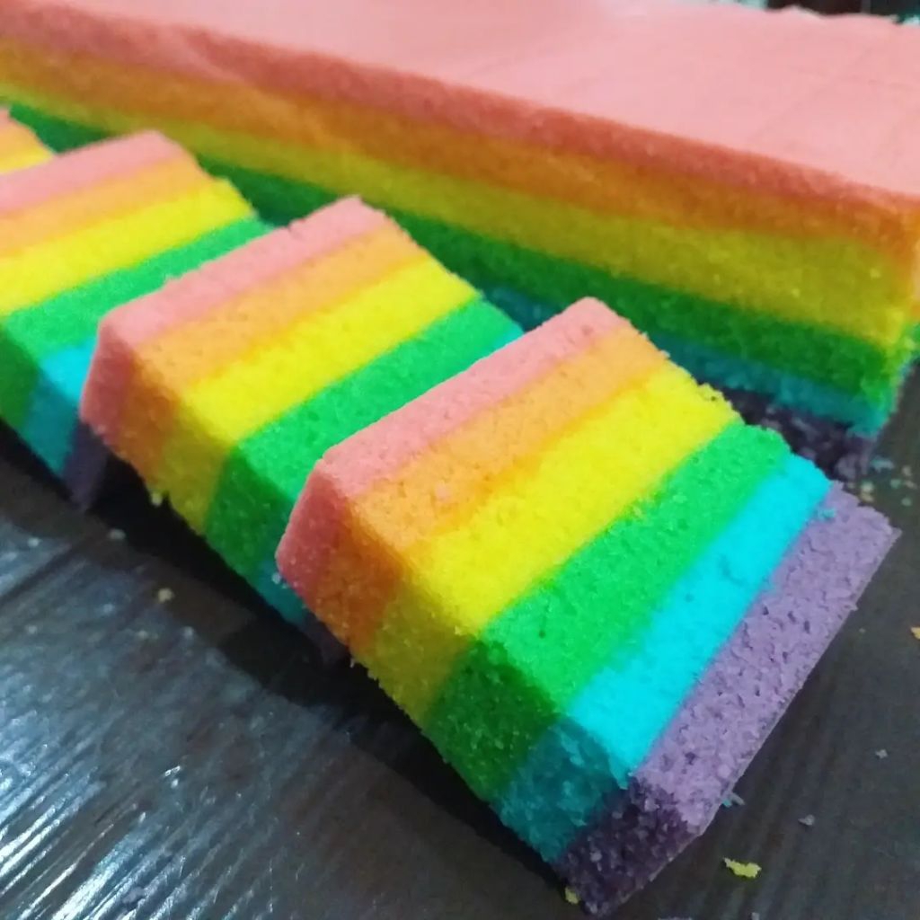 Bolu Rainbow / Bolu Pelangi Kukus
