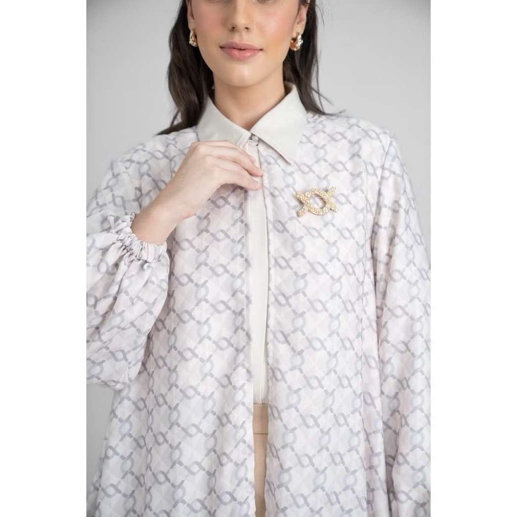 Monogram Outer Klamby