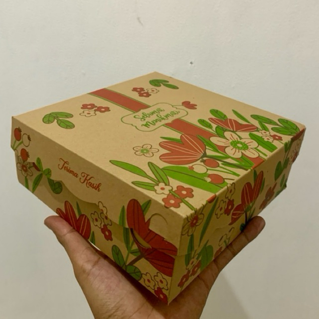 100 Pcs Dus Nasi/Kue Motif Uk 20x20x7 || Kardus Nasi || Kardus Kue ||