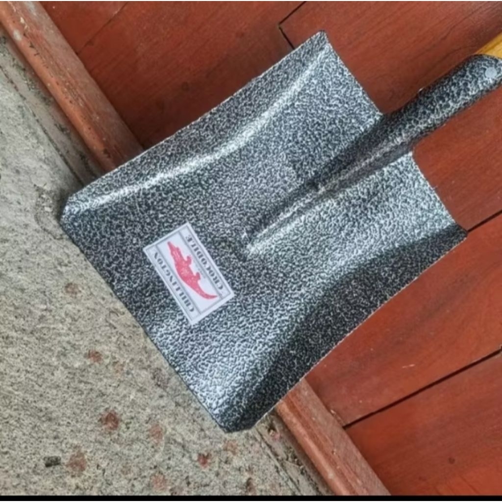 SEKOP PASIR CAP BUAYA/SEKOP TANAH CROCODILE  bangunan proyek