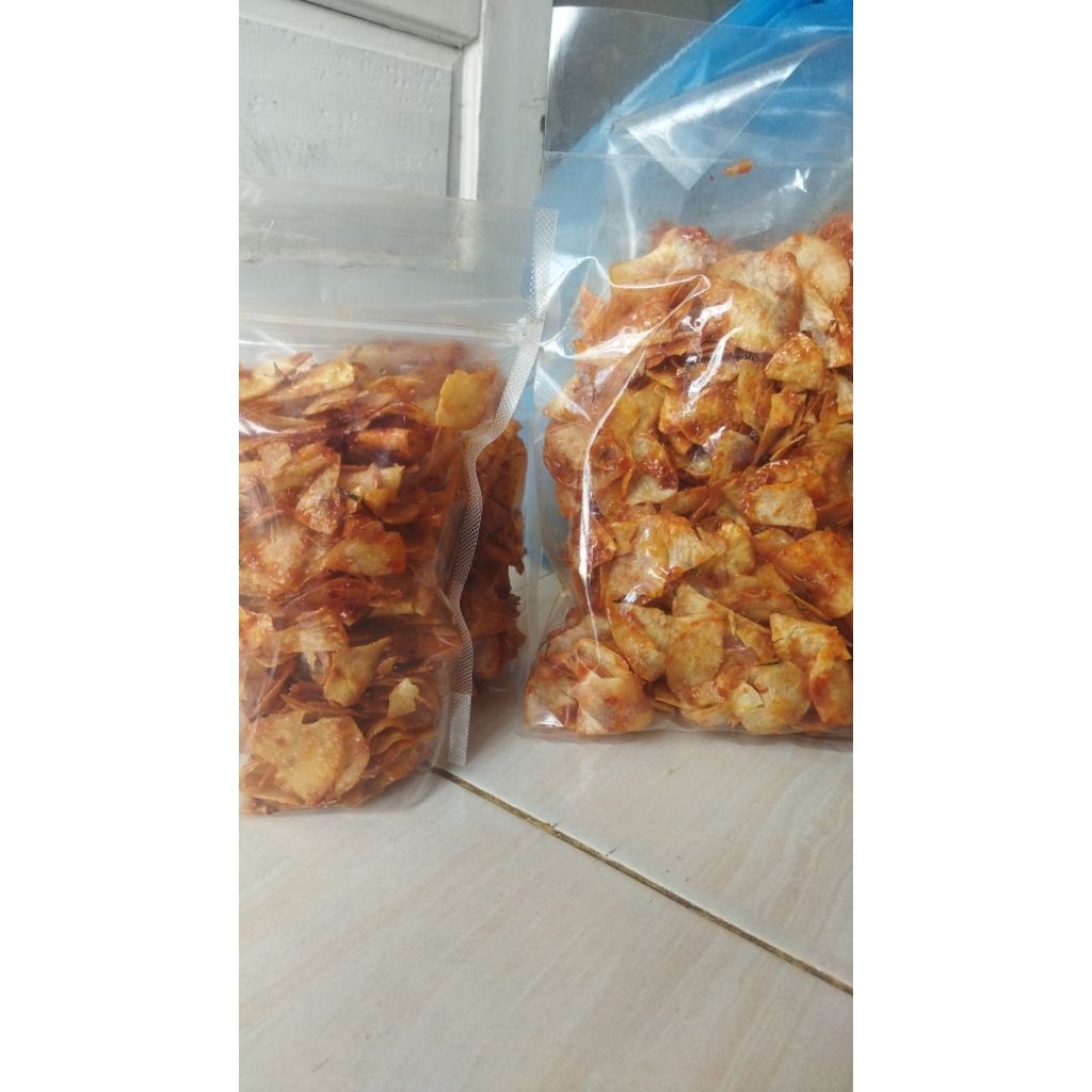 

Keripik Pedas Manis Daun Jeruk Khas