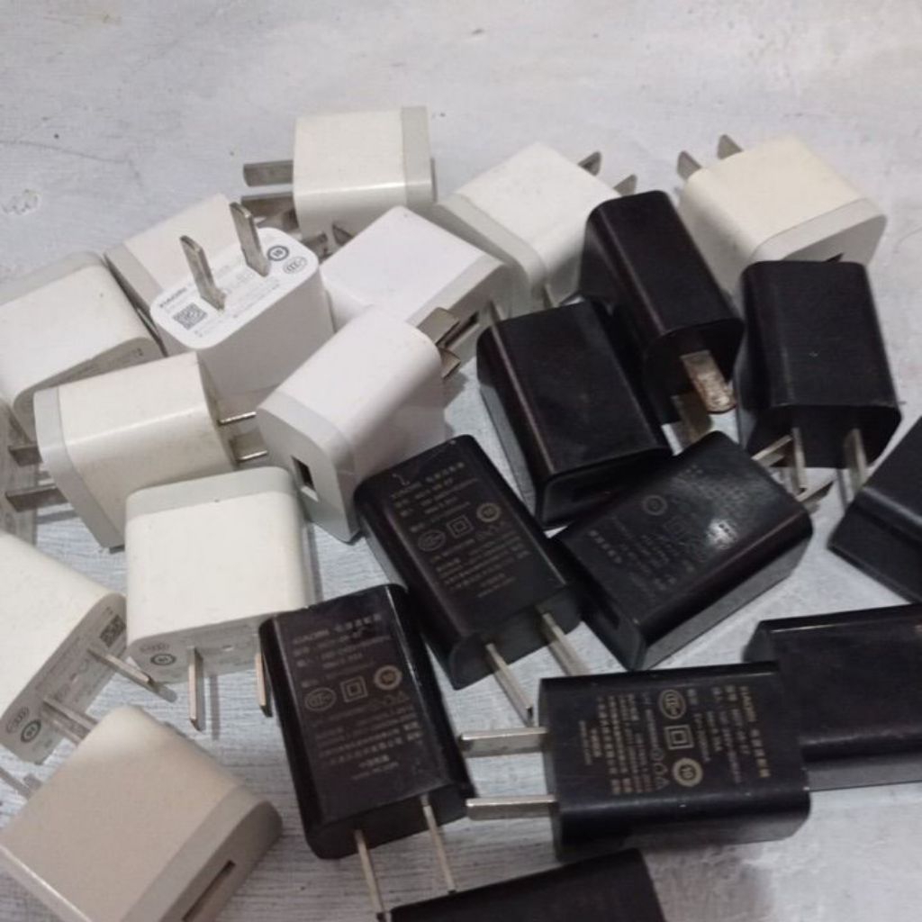 Batok Charger Bekas Ori Normal Berkualitas