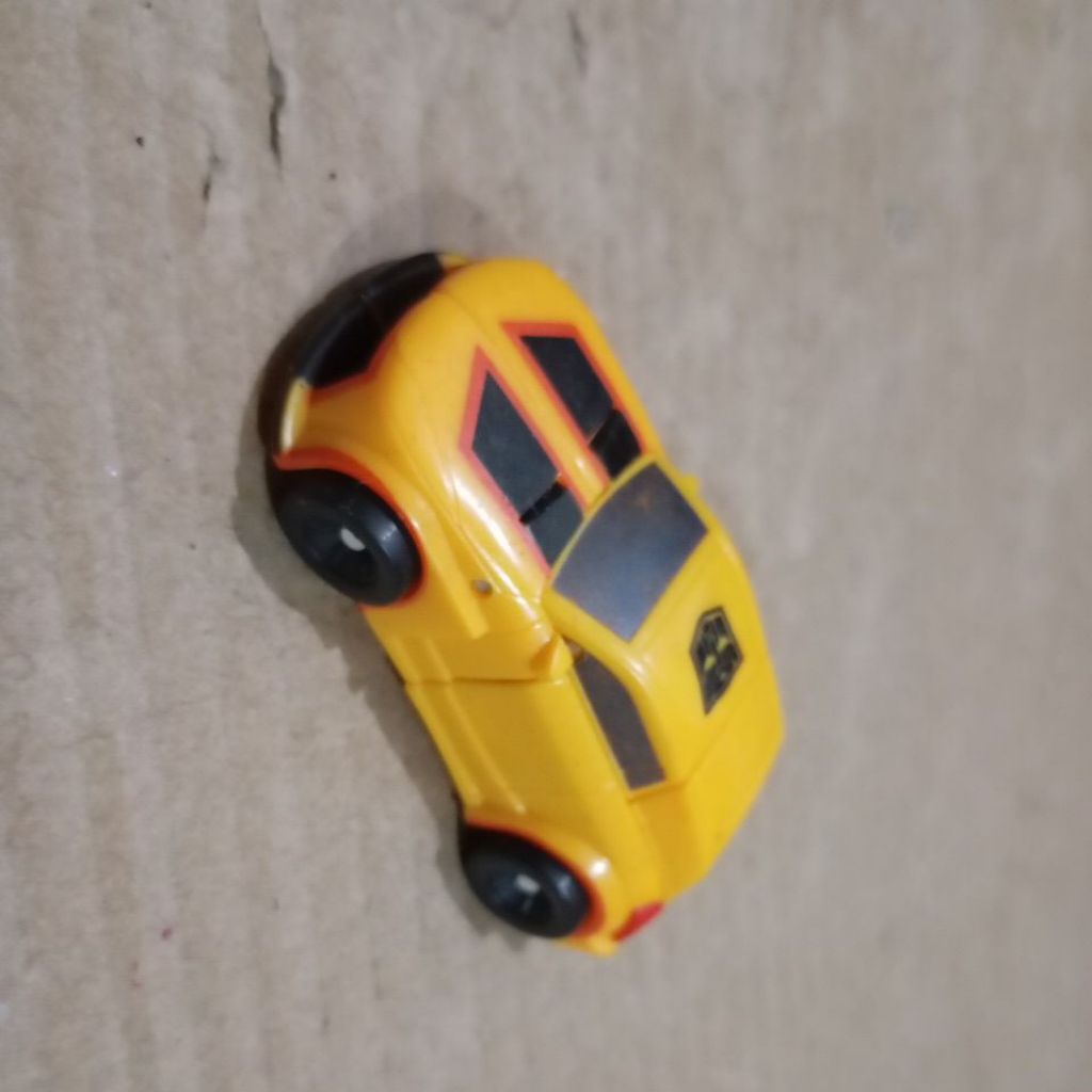 transformers legend class - bumblebee