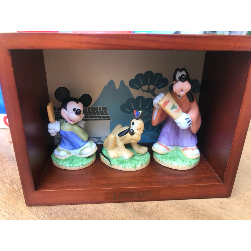 mickey , goofy , pluto hinamatsuri figurine / disney hinamatsuri figurine