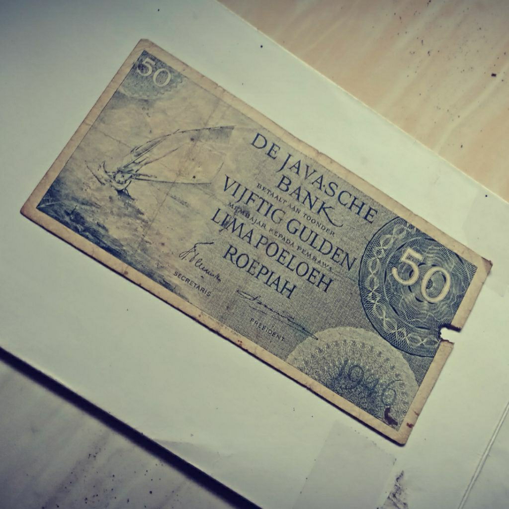 TAHUNN 1946 SERI FEDERAL 50 GULDEN DE JAvASCHEBANK ERA WIHELMINA BELANDA KOLEKSI KERTAS KUNO MURAH B