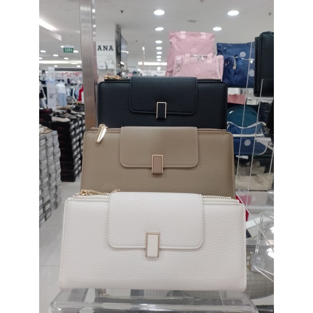 Les femmes ( wallet/dompet )