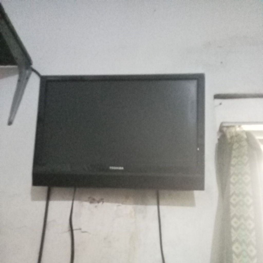 tv toshiba 19 inchi