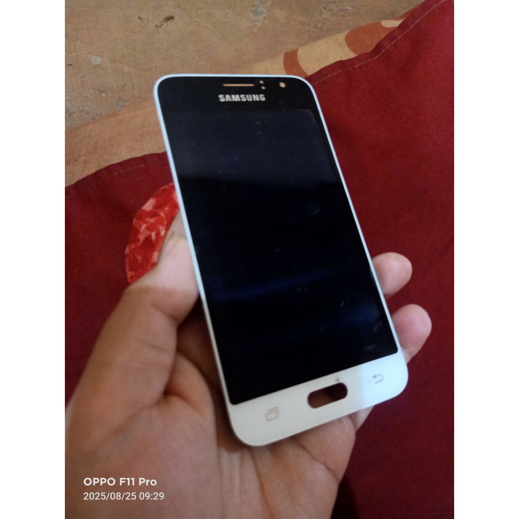 lcd touchscreen Samsung J1 2016