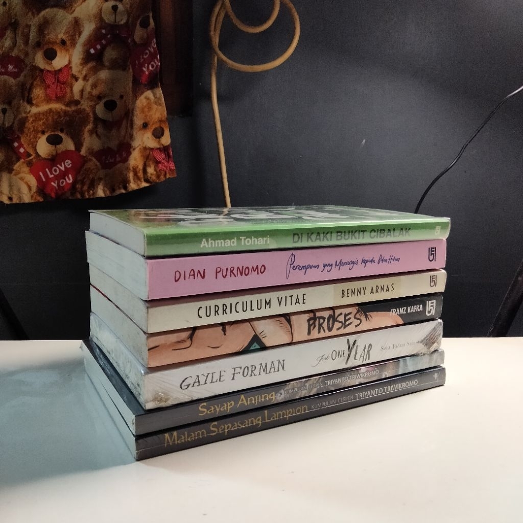 PRELOVED ORIGINAL BUKU NOVEL SASTRA - AHMAD TOHARI DIAN PURNOMO BENNY ARNAS FRANZ KAFKA TRIYANTO TRI